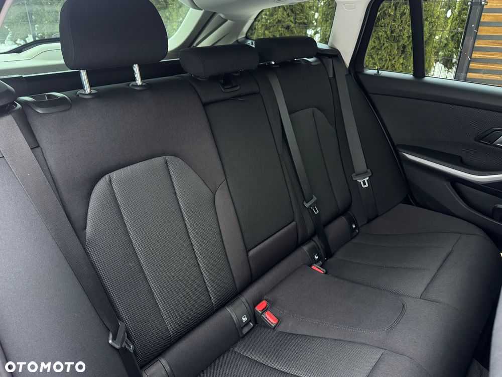 BMW Seria 3 320d Advantage - 25