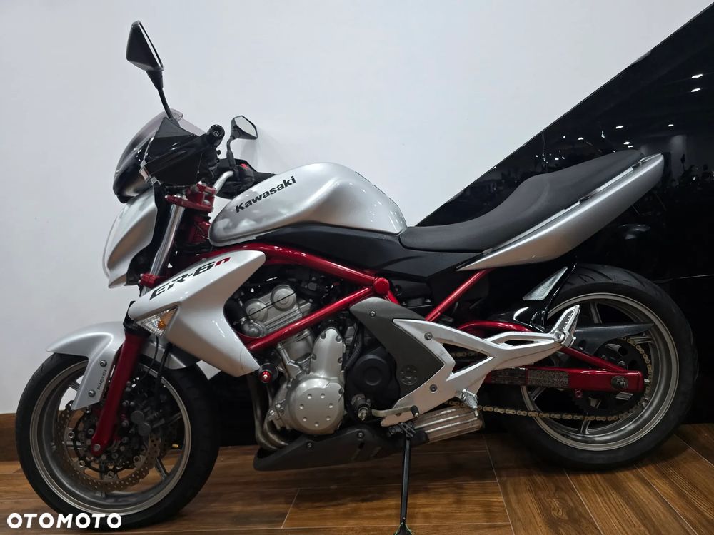 Kawasaki ER - 7