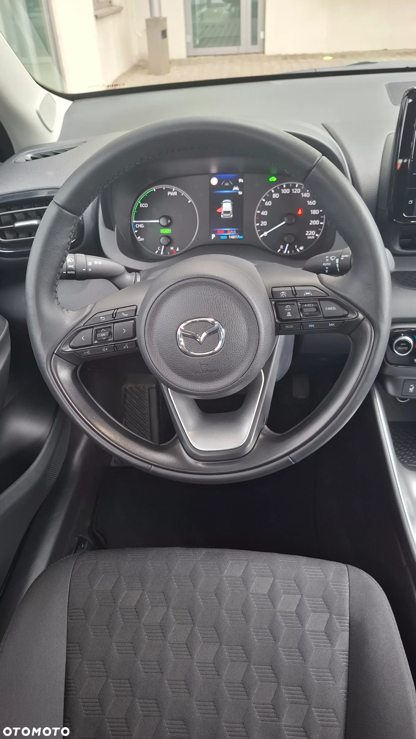 Mazda 2 Hybrid - 9