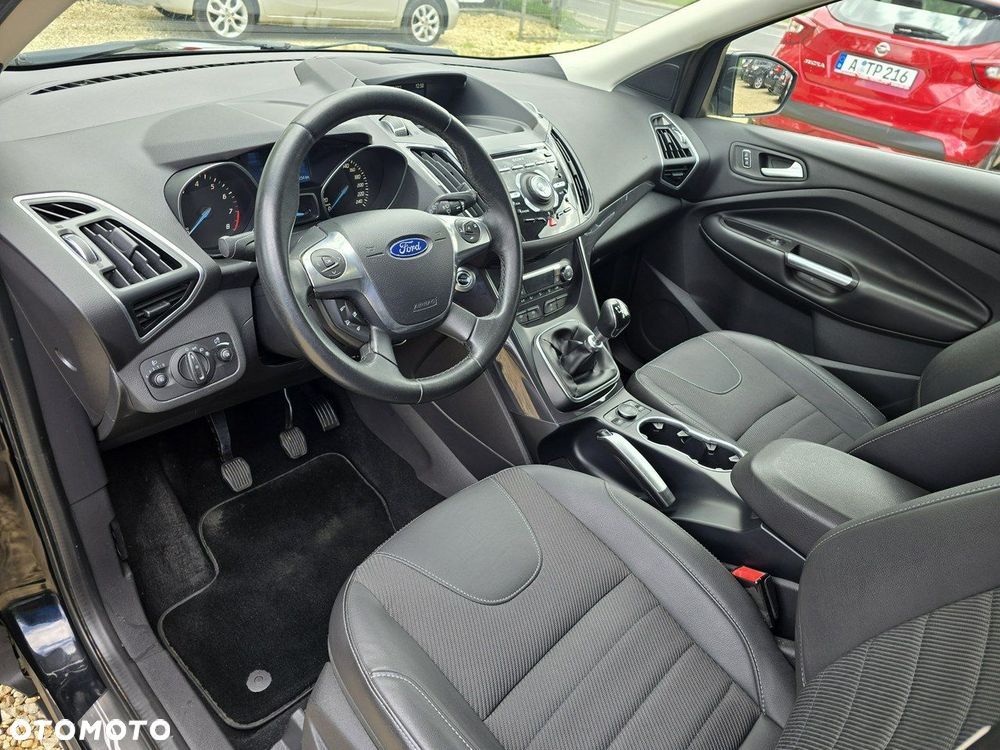 Ford Kuga 1.6 EcoBoost 2x4 Titanium - 7