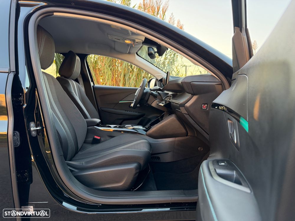 Peugeot e-208 Allure Pack - 24