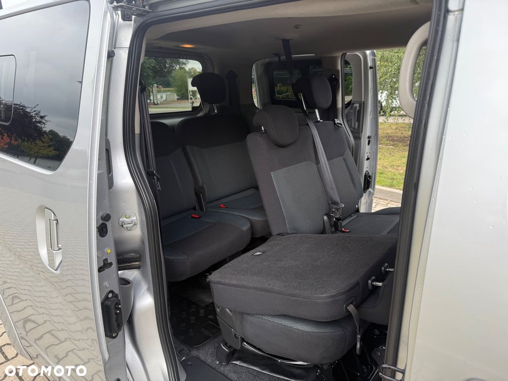 Nissan NV200 Evalia - 12