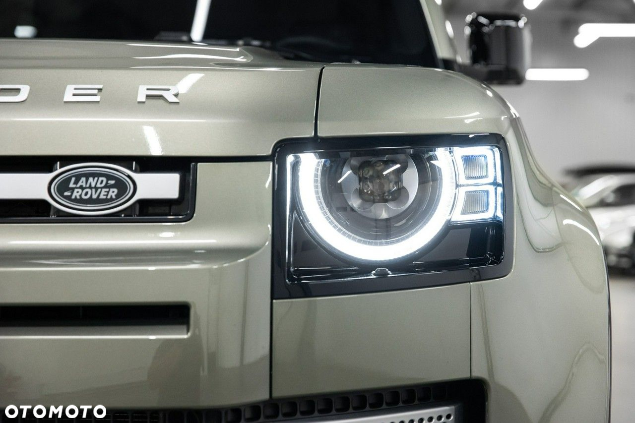 Land Rover Defender - 11