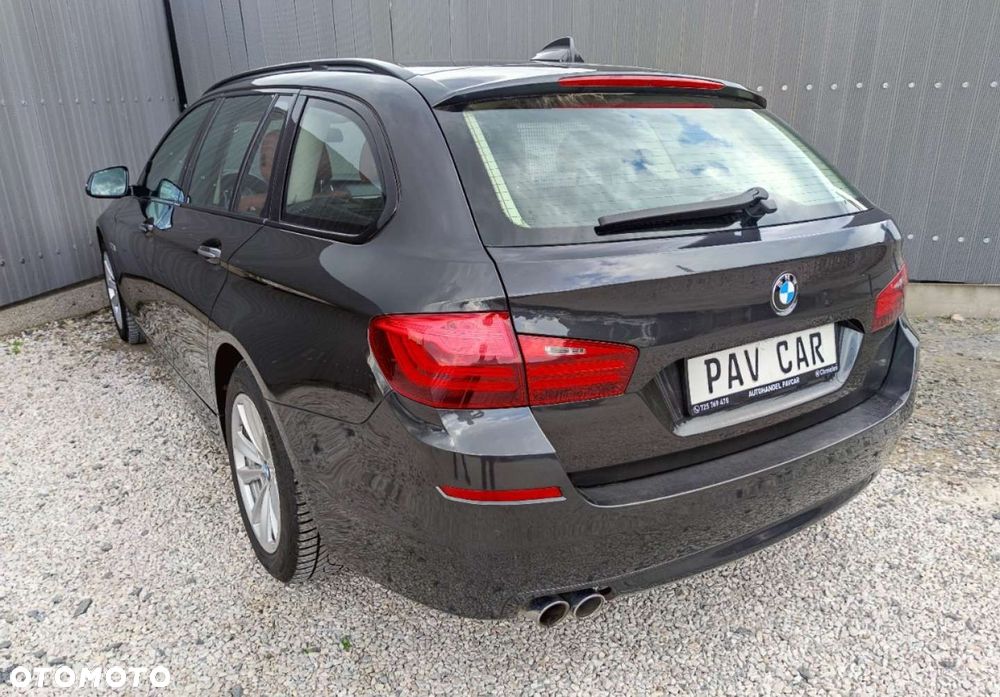 BMW Seria 5 520d Touring Sport Line - 10
