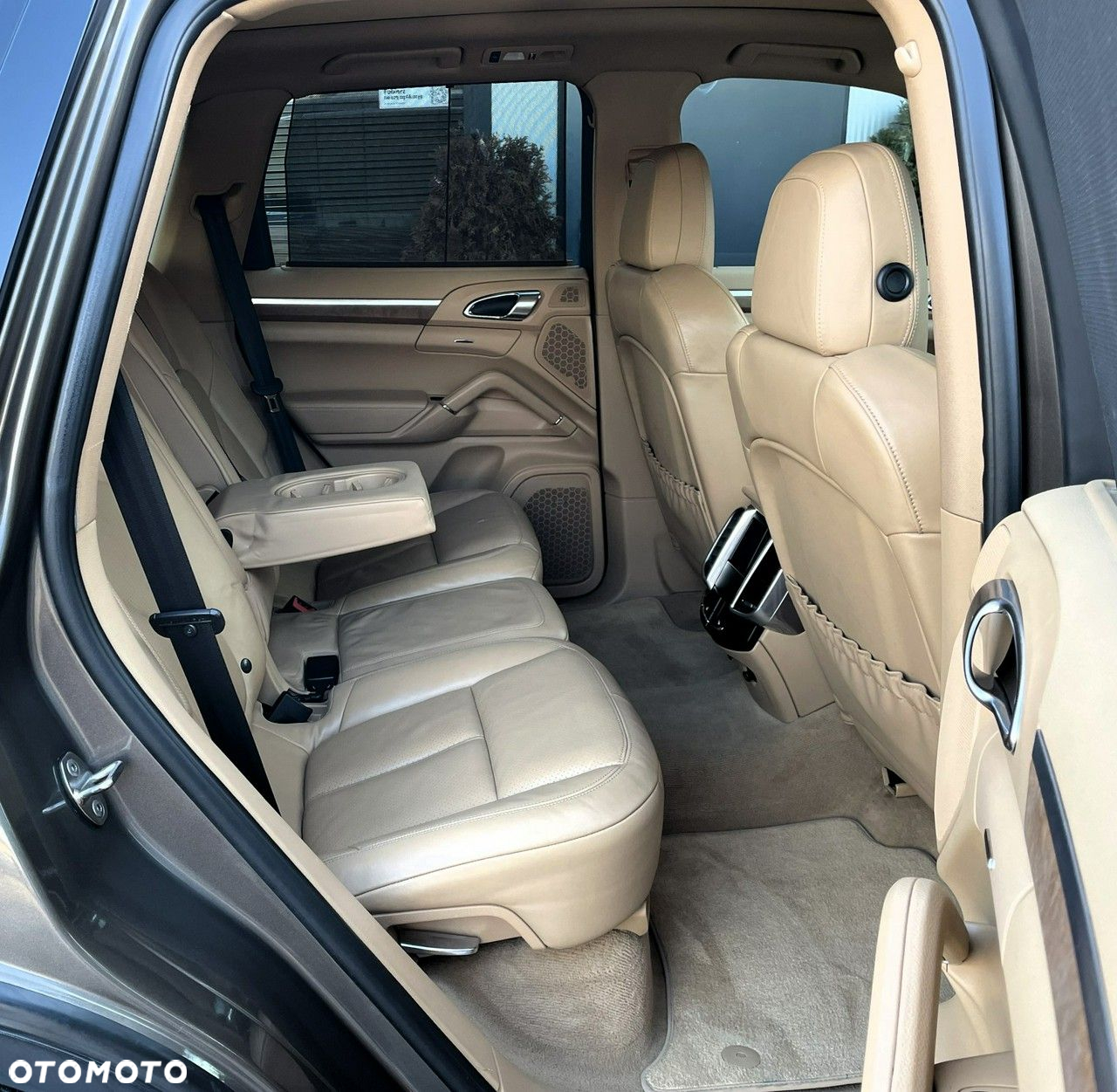 Porsche Cayenne - 32