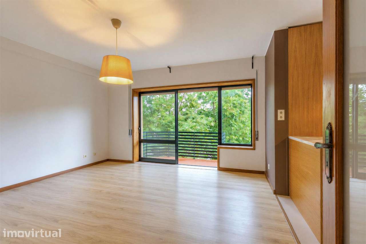 Apartamento T3 com Varanda e Lugar de Garagem | Leça da Palmeira - Grande imagem: 2/32