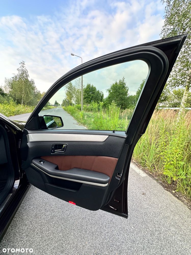 Mercedes-Benz Klasa E 350 CDI DPF BlueEFFICIENCY 7G-TRONIC Avantgarde - 19