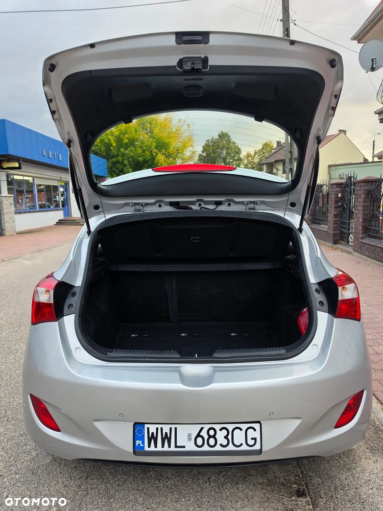Hyundai i30 i30cw 1.4 Trend - 16