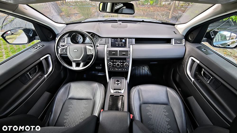 Land Rover Discovery Sport - 30