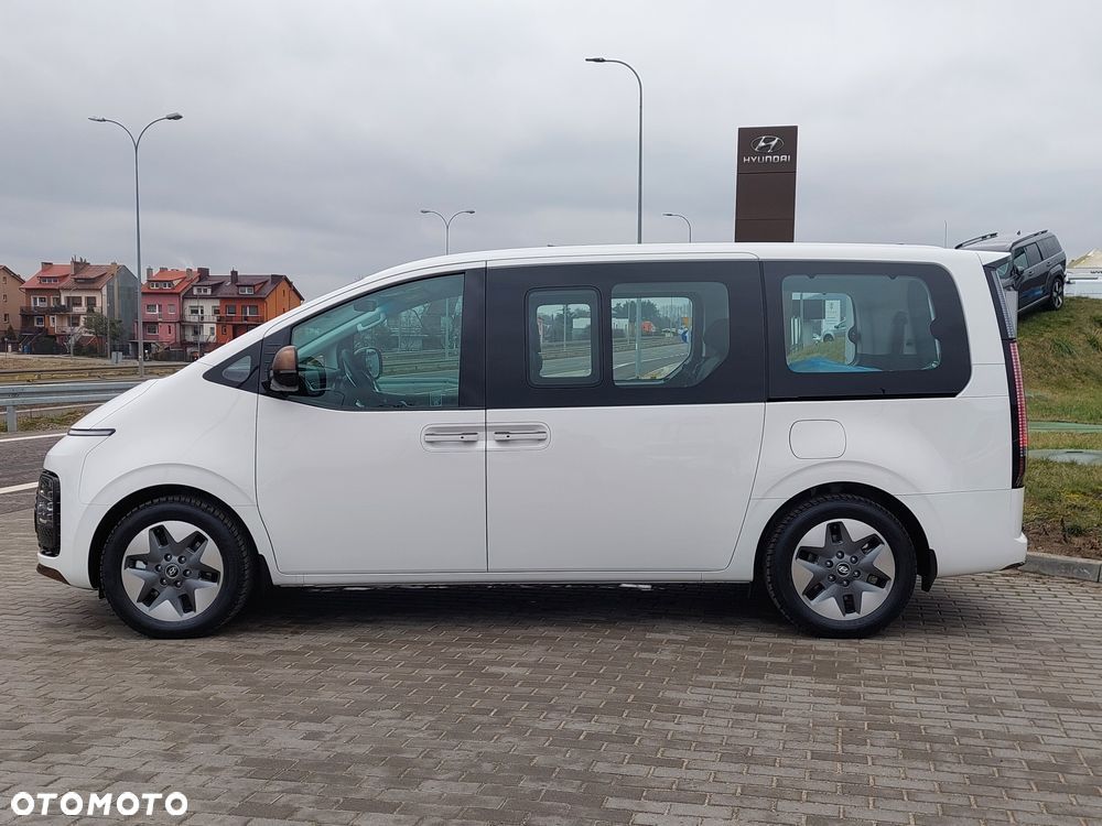 Hyundai Staria 1.6 T-GDI HEV Luxury - 4