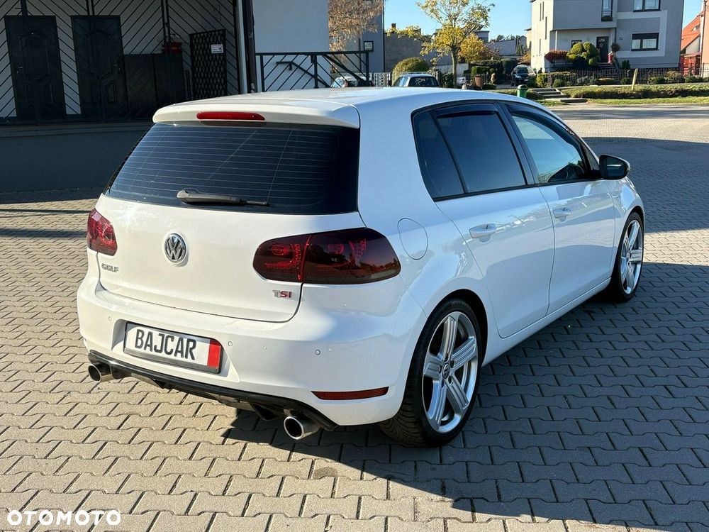 Volkswagen Golf - 6