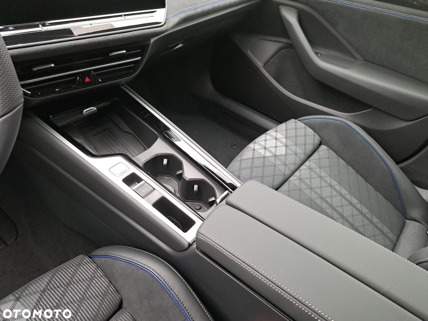 Volkswagen Passat - 13