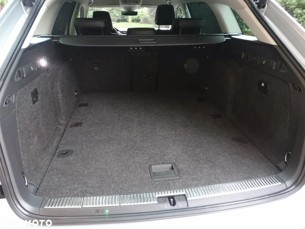 Skoda Superb 2.0 TDI SCR Style DSG - 9