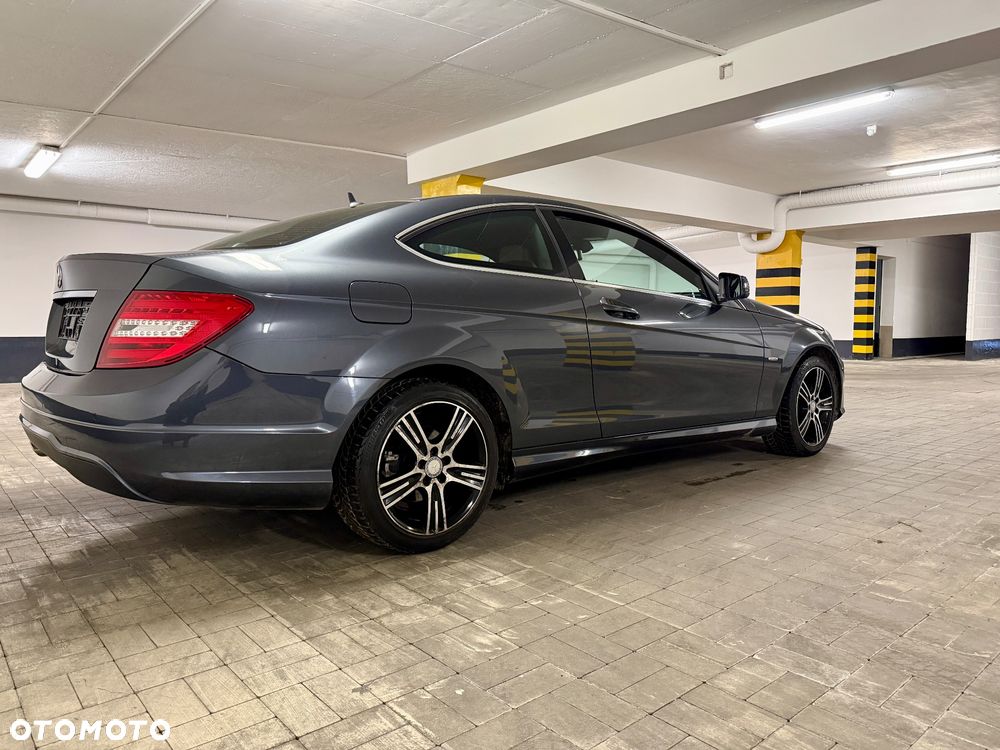 Mercedes-Benz Klasa C 180 Edition - 4