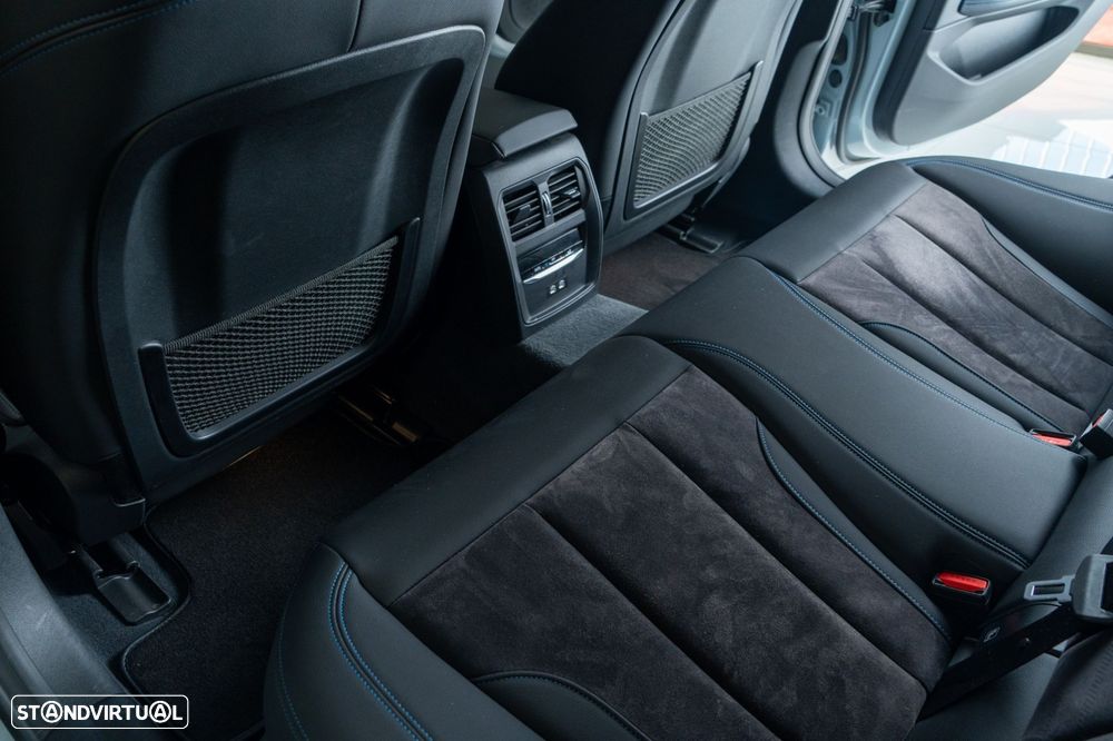 BMW i4 eDrive40 Pack Desportivo M - 14