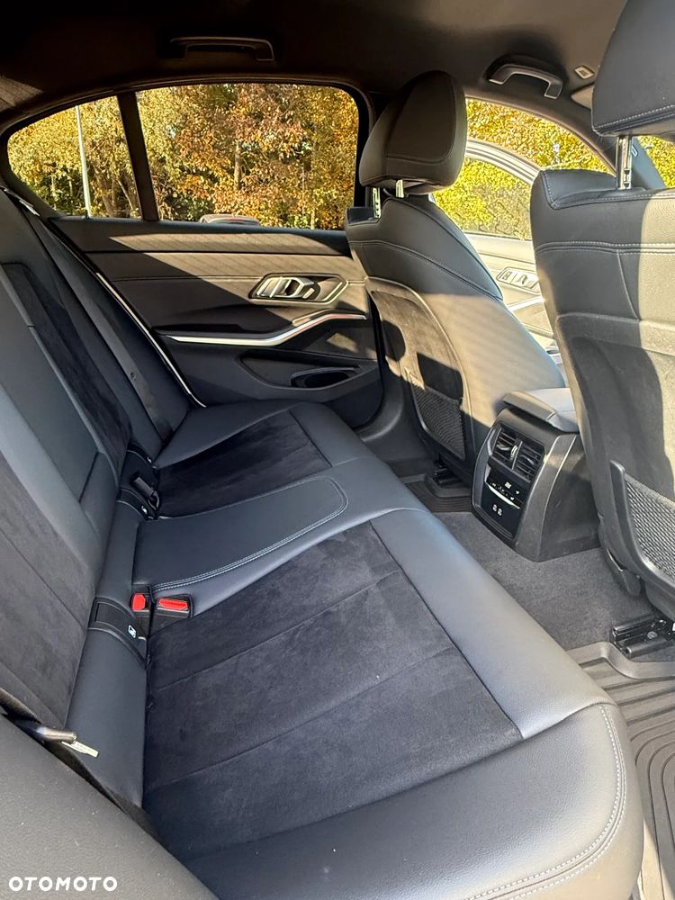 BMW Seria 3 320d xDrive M Sport sport - 21
