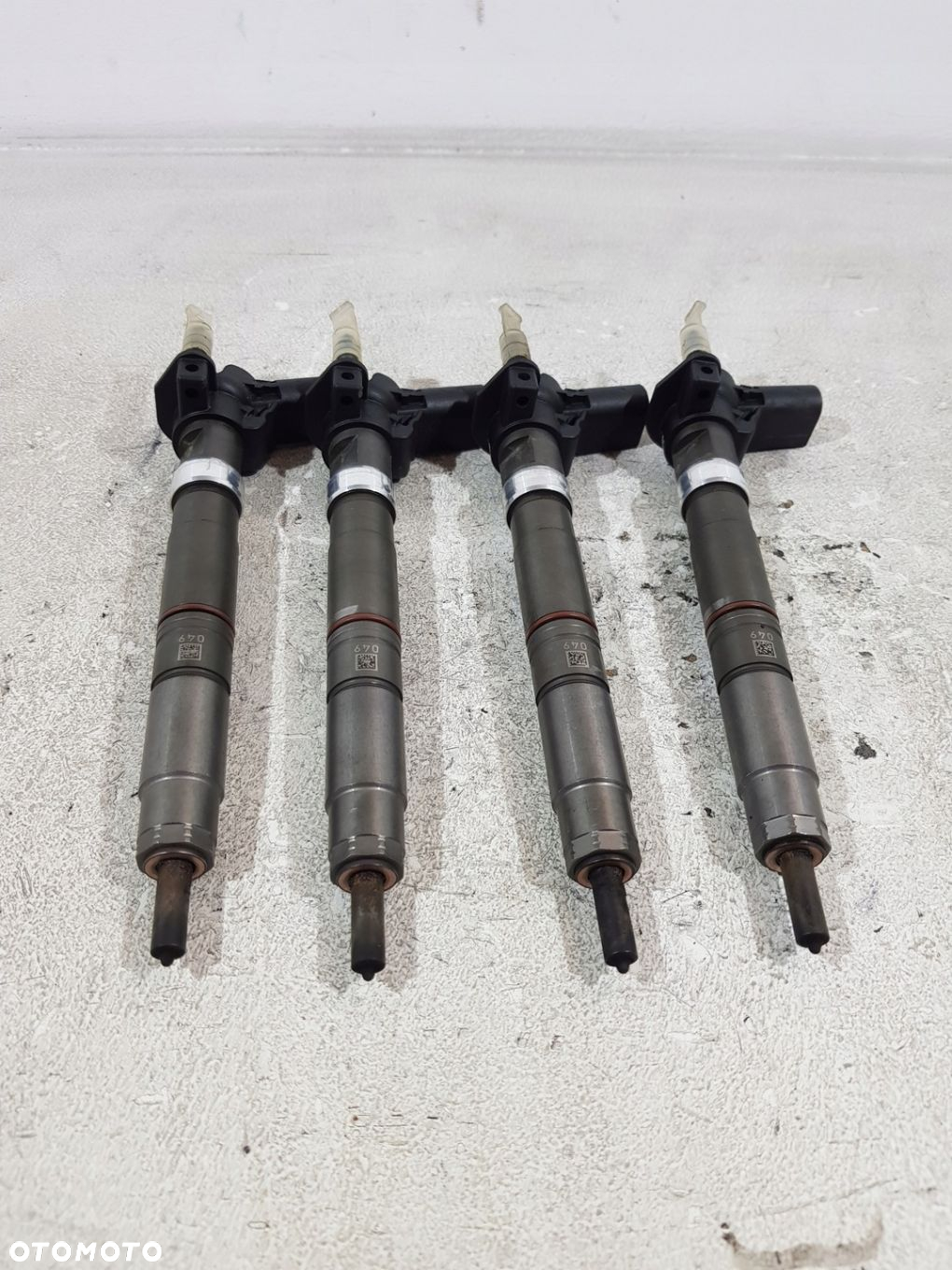 WTRYSKIWACZ PALIWA 03L130277C VW TRANSPORTER 5 T5 2.0 TDI BITURBO CFC - 3