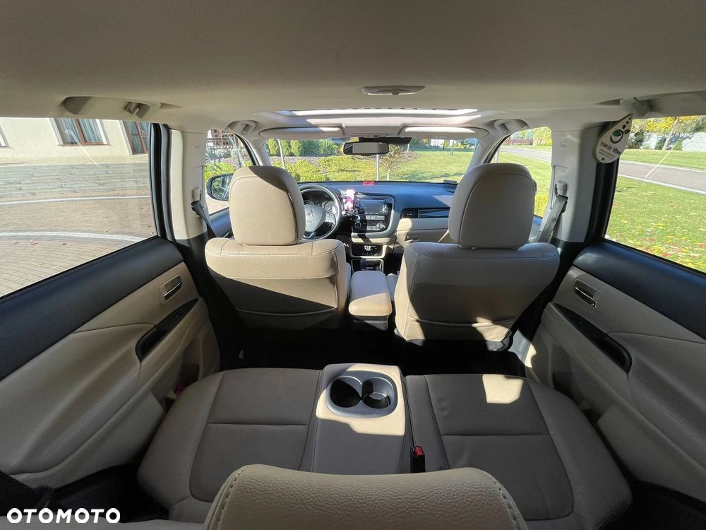 Mitsubishi Outlander - 18