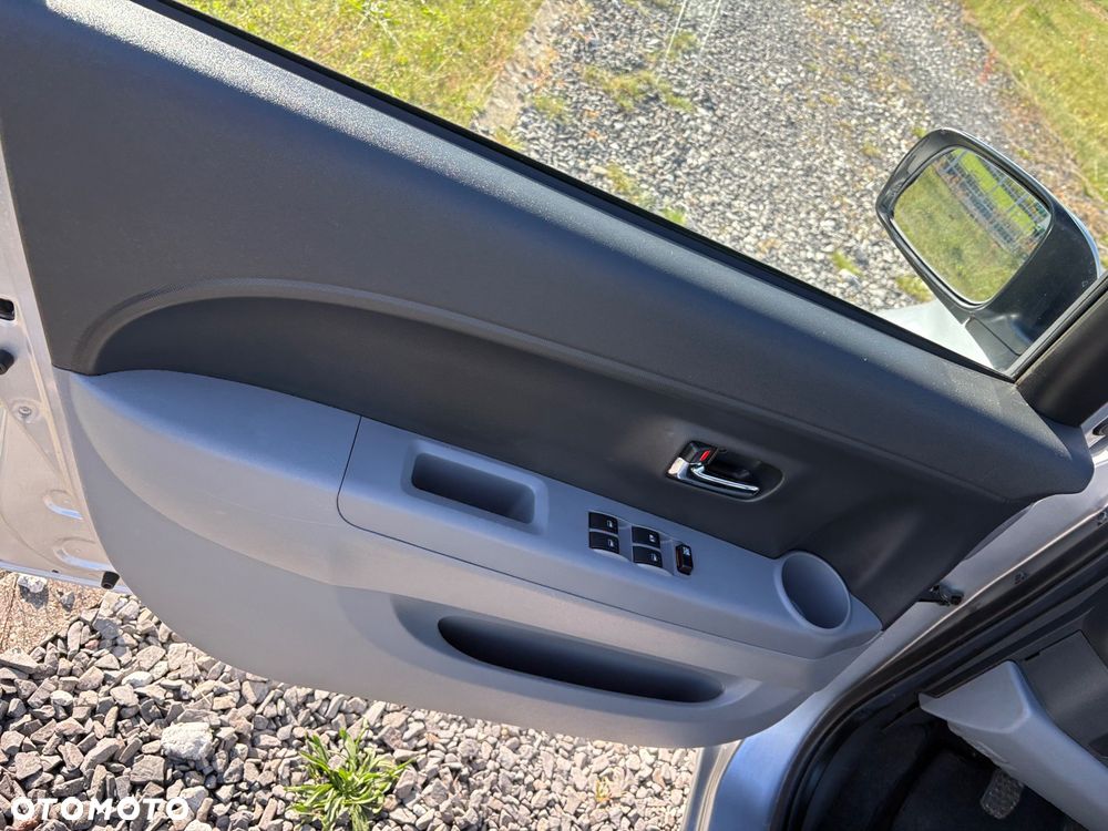 Daihatsu Sirion - 29