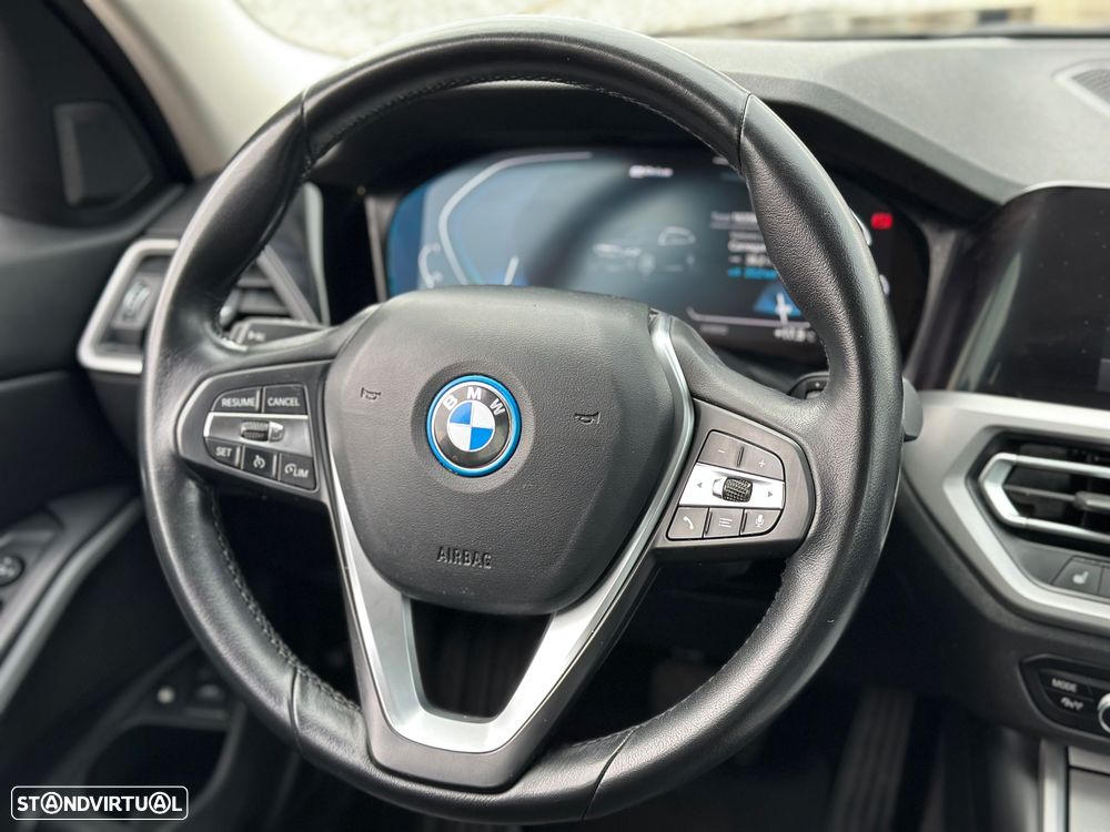 BMW 330 e Aut. Luxury Line - 36