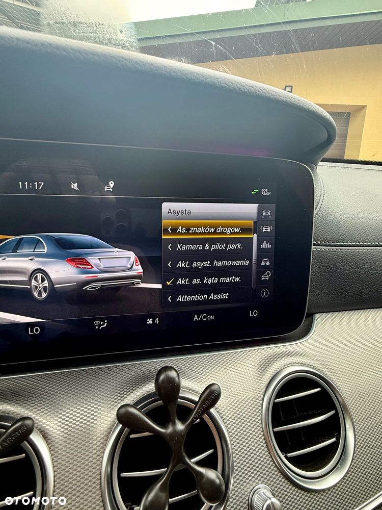 Mercedes-Benz Klasa E 220 d 9G-TRONIC - 23