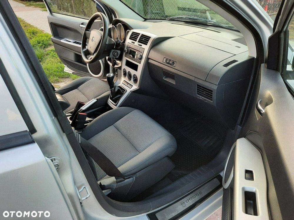 Dodge Caliber - 13
