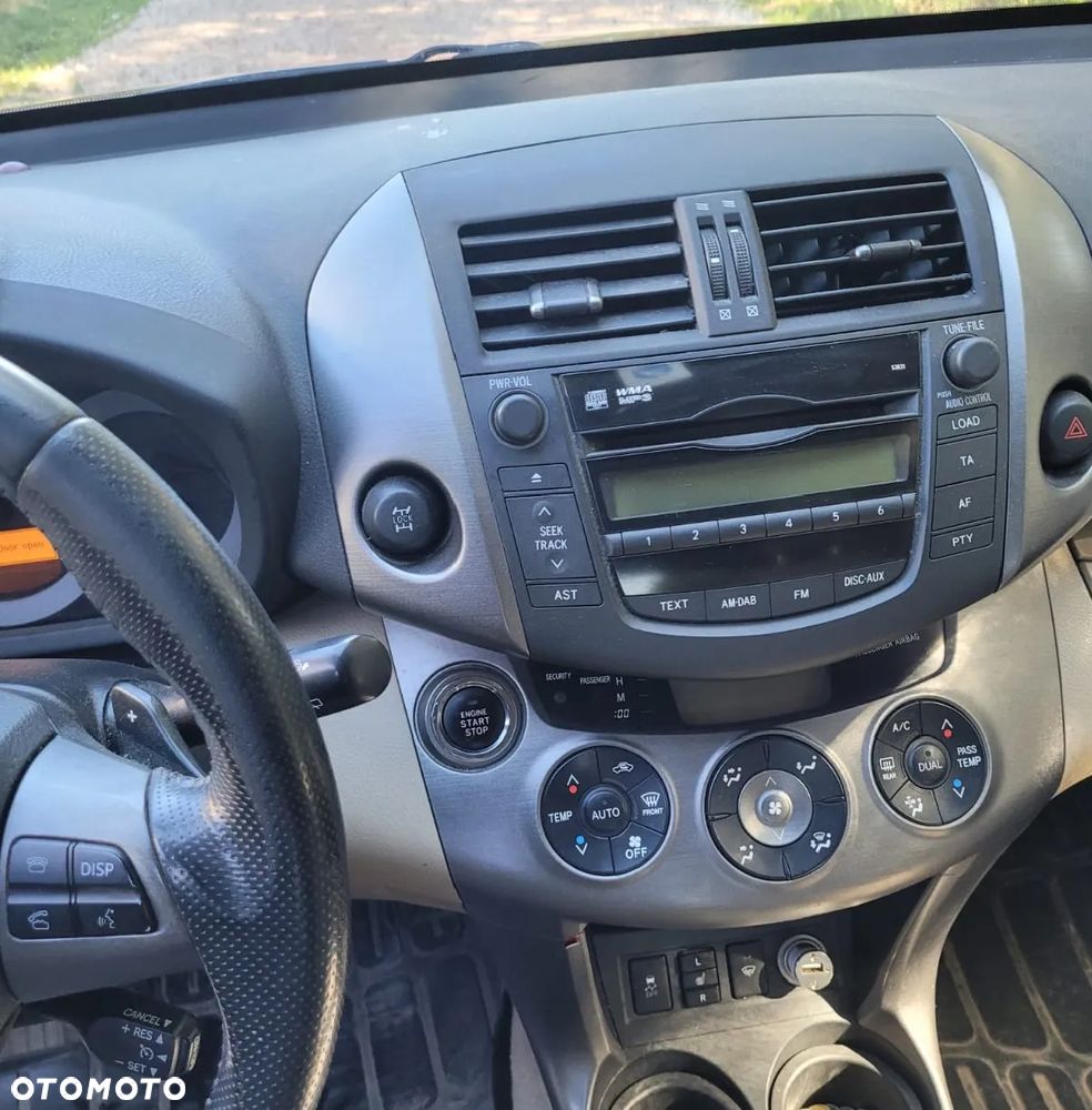 Toyota RAV4 2.2 D-CAT Premium - 9