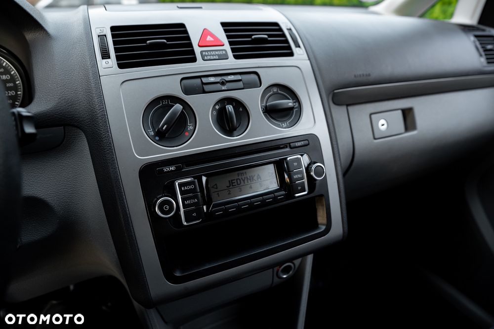 Volkswagen Touran 1.6 - 32