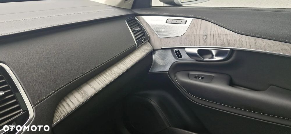 Volvo XC 90 T8 AWD Plug-In Hybrid Ultimate Bright 7os - 23
