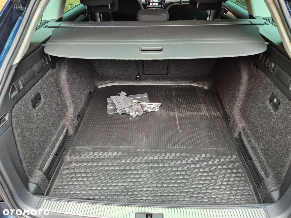 Skoda Superb 2.0 TDI DSG Ambition - 26