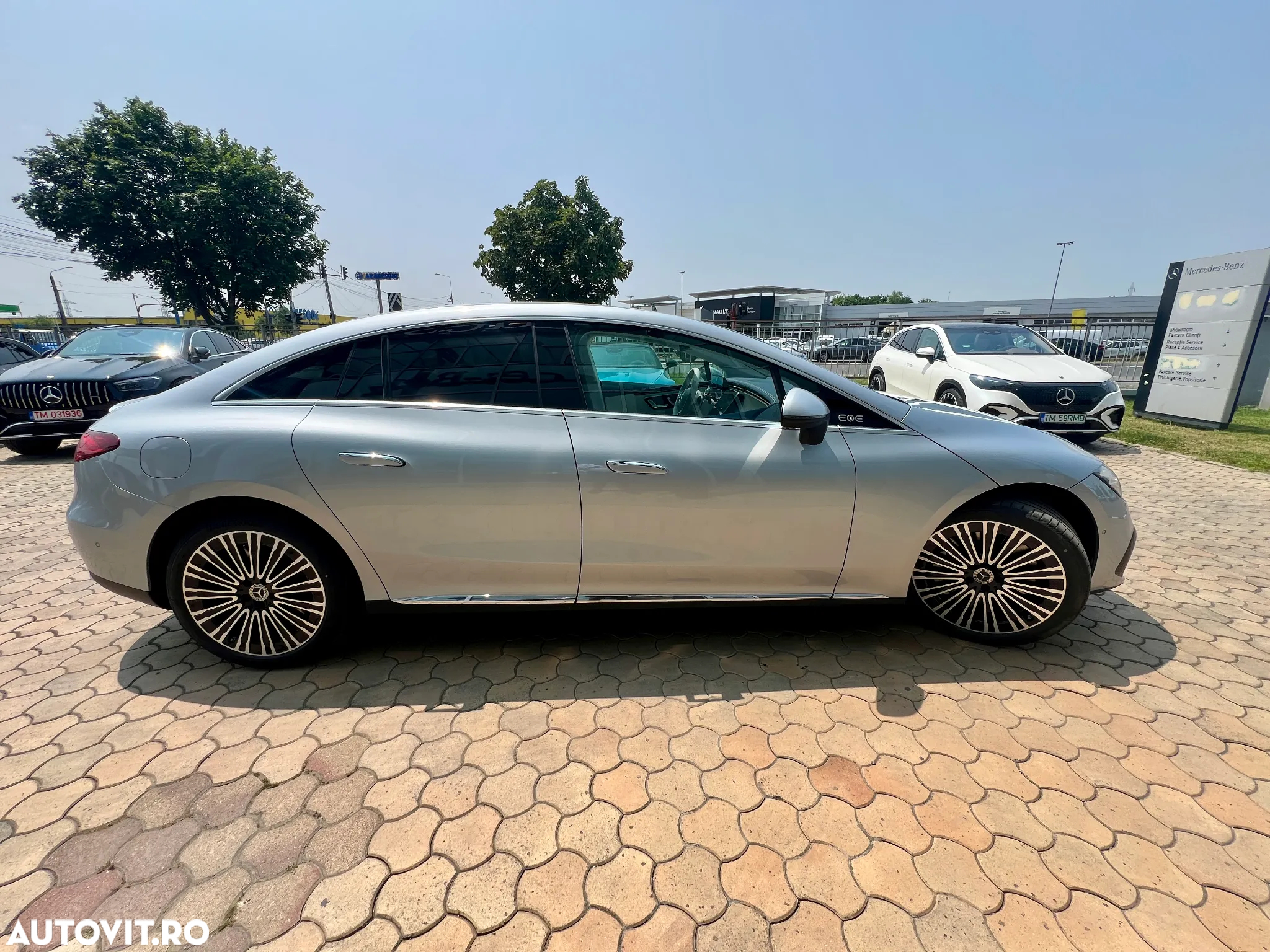 Mercedes-Benz EQE 350+ - 6