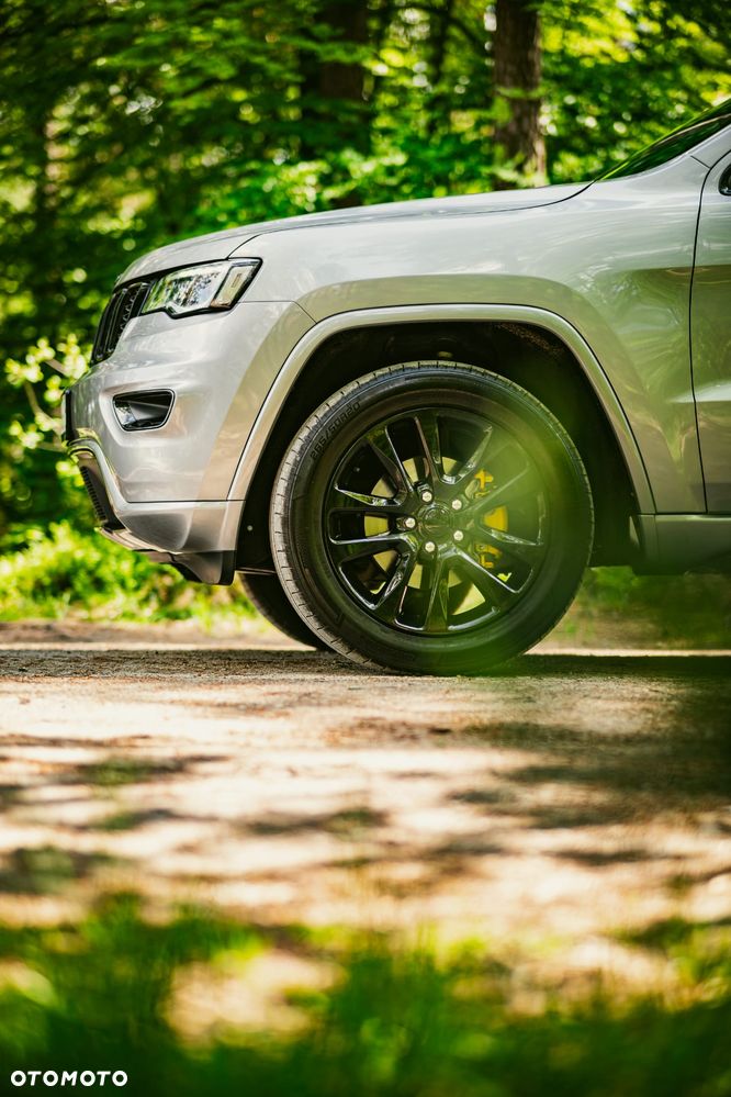 Jeep Grand Cherokee - 9