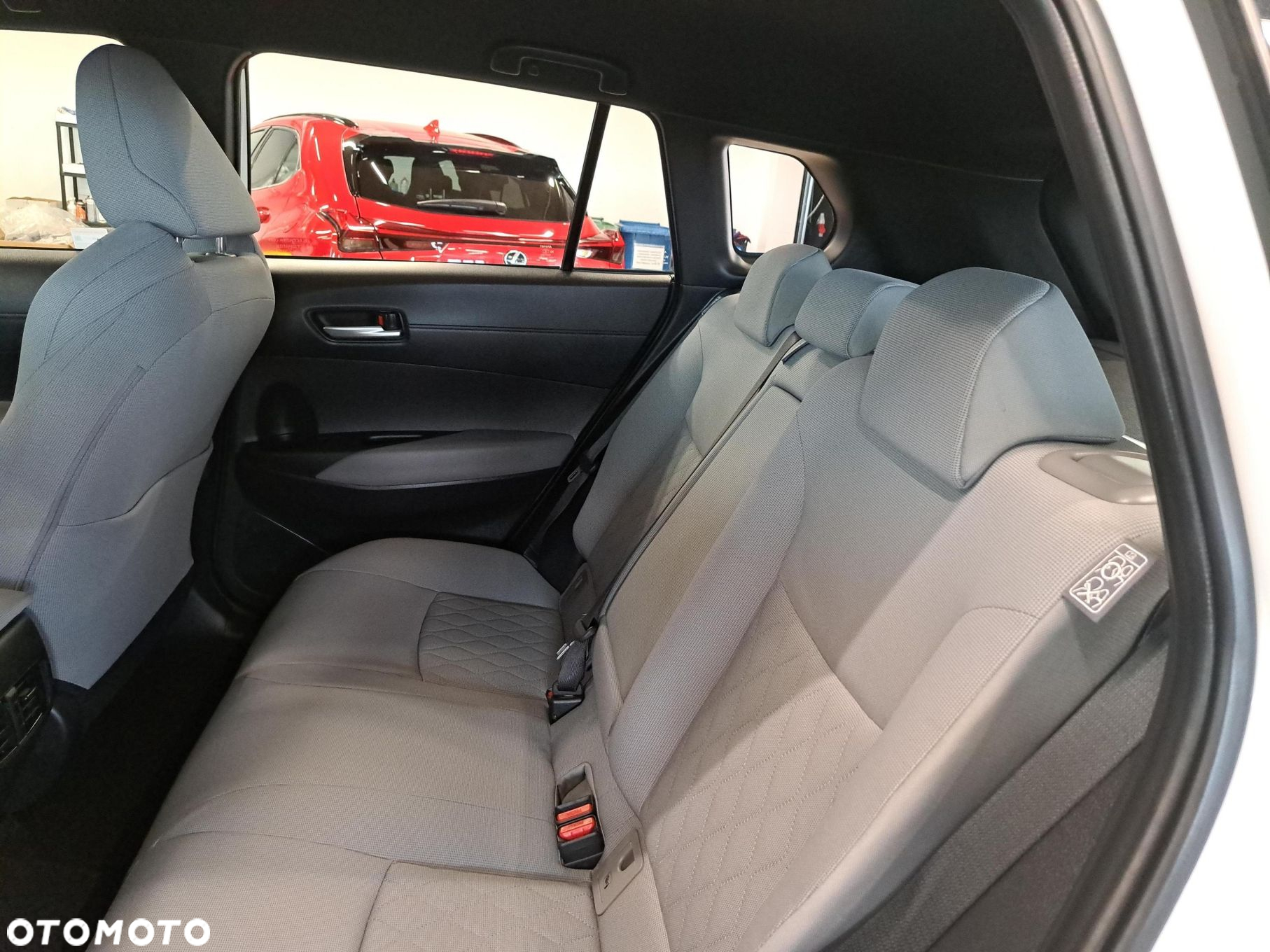 Toyota Corolla Cross 2.0 Hybrid Comfort - 14
