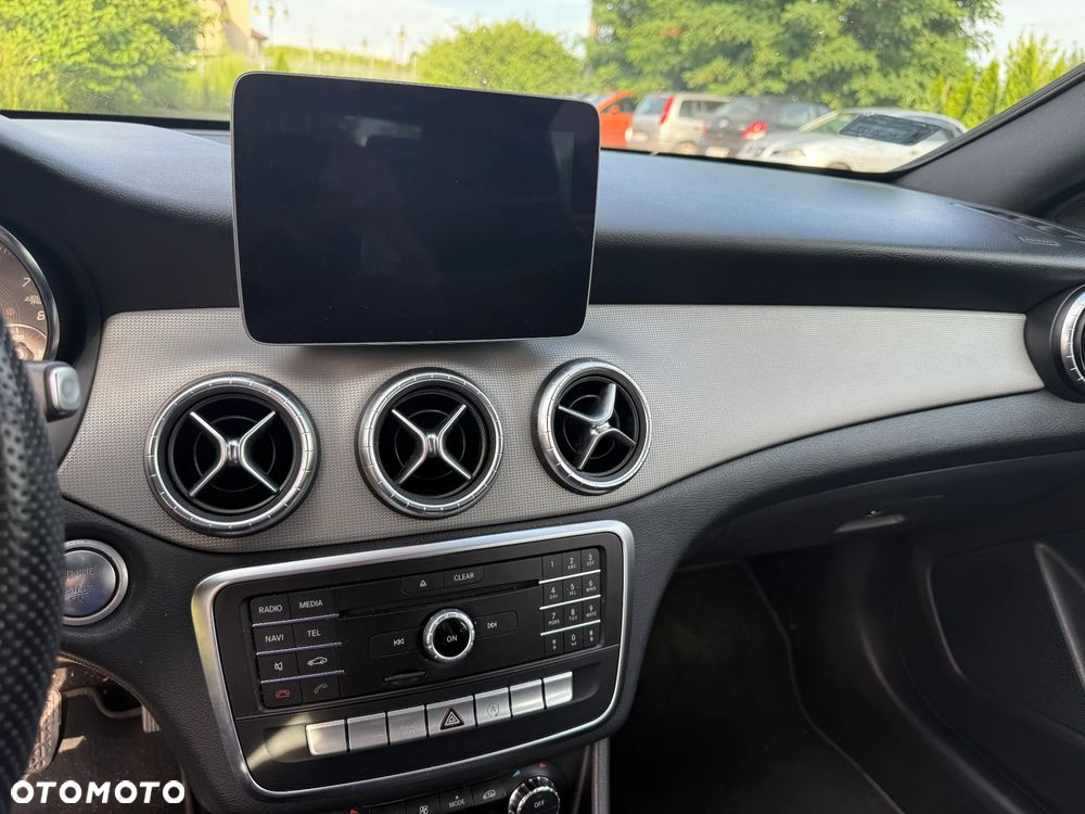 Mercedes-Benz CLA 250 7G-DCT AMG Line - 10