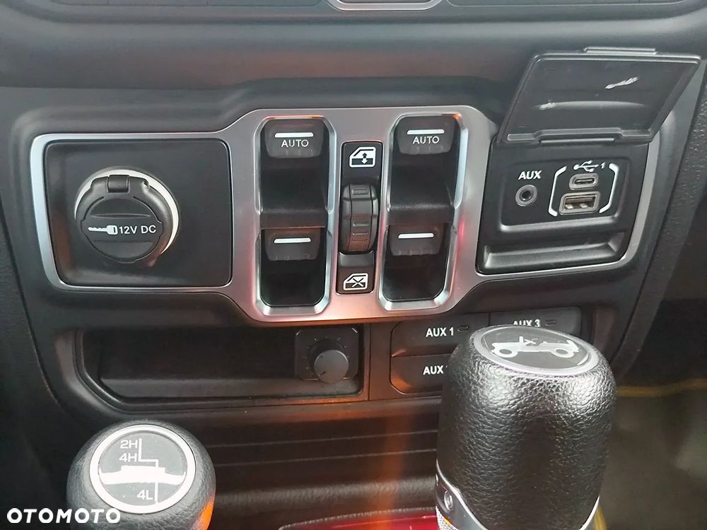 Jeep Wrangler - 19