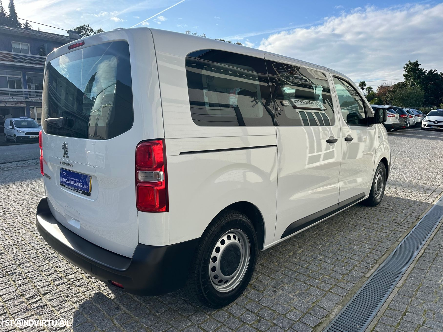 Peugeot Traveller 1.6 BlueHDi L1H1 Business Compact - 4