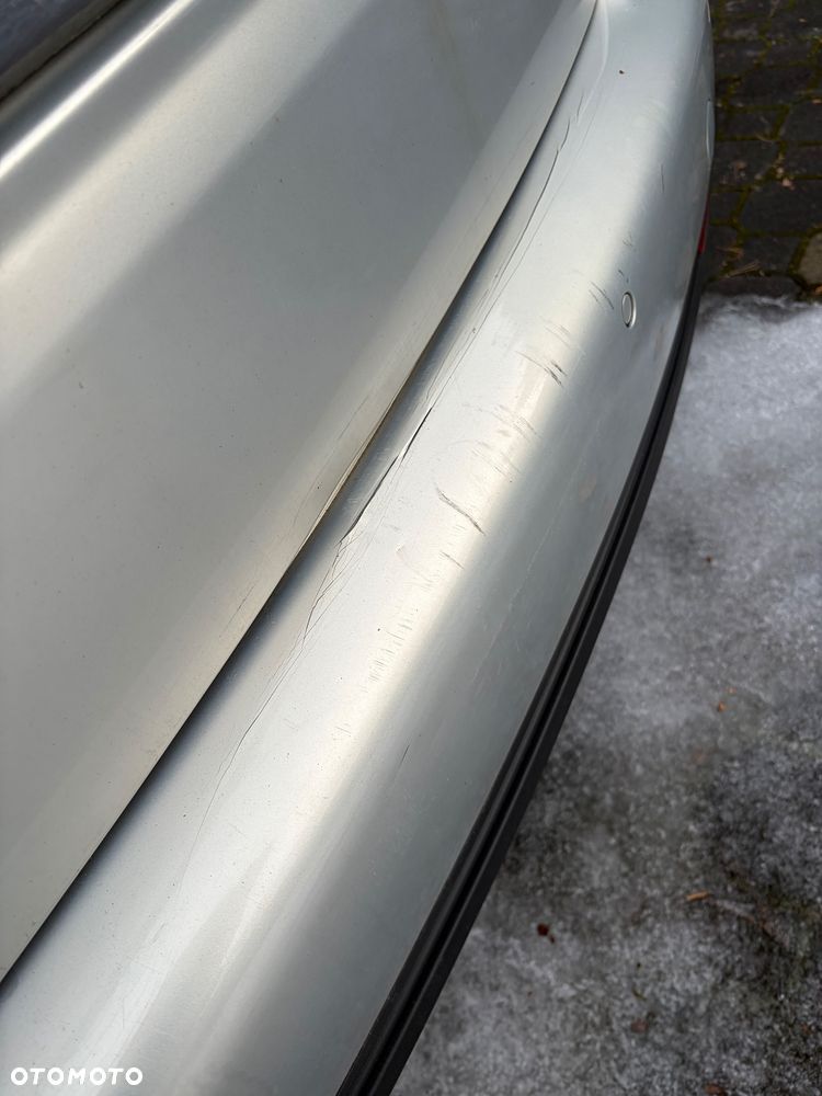 Volkswagen Touran 2.0 TDI DPF Highline - 10