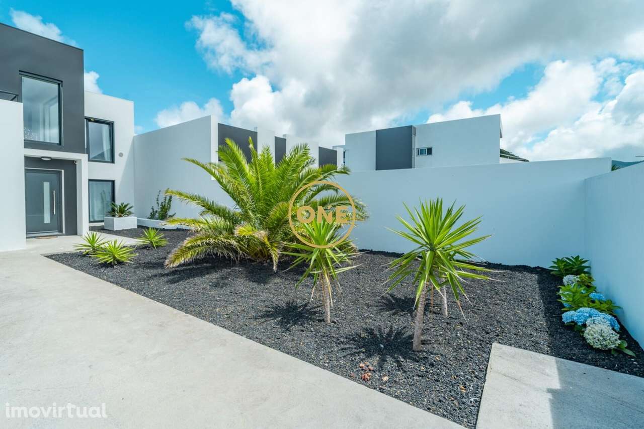 Moradia T2+1 Nova - Piscina, Terraço, Ginásio e Suíte com Closet - Grande imagem: 2/39