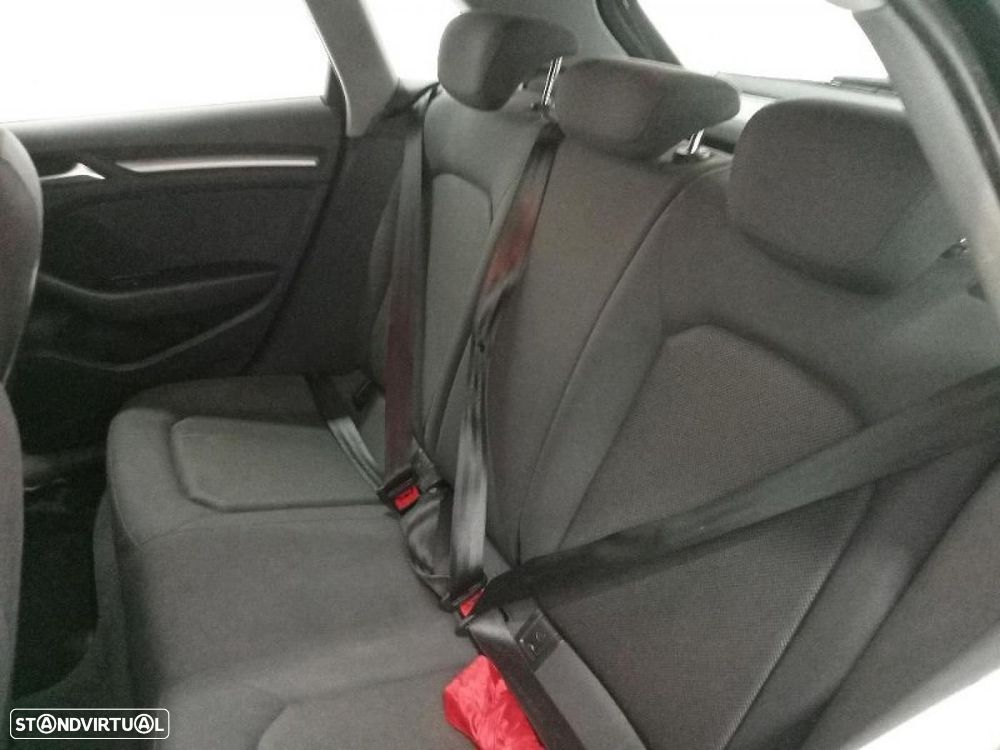 Audi A3 Sportback 2.0 TDI Design - 9