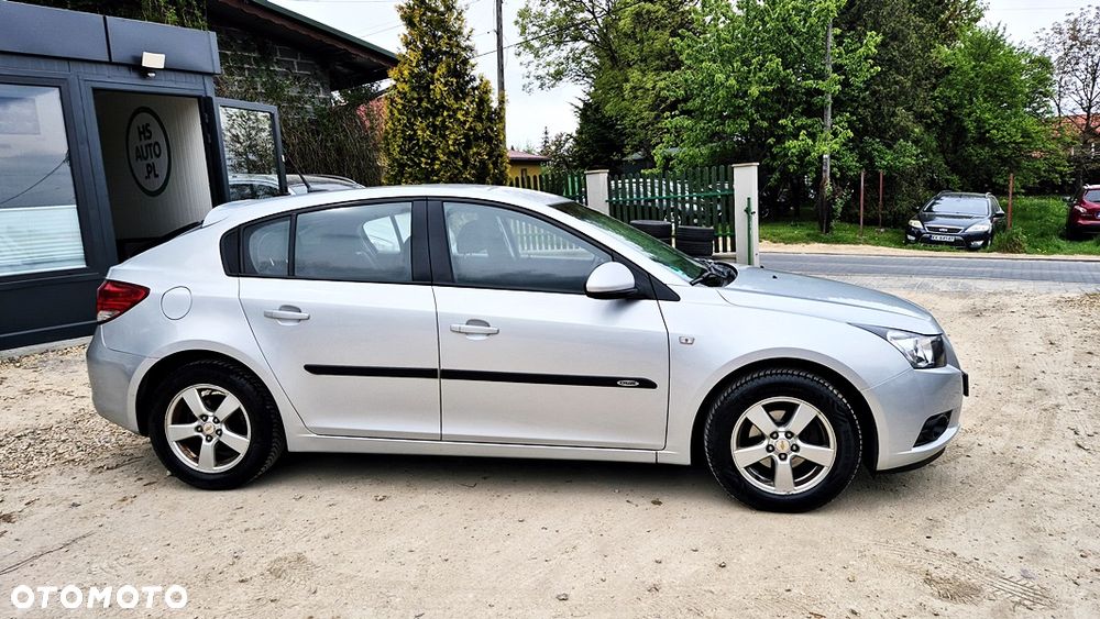 Chevrolet Cruze 1.6 - 10