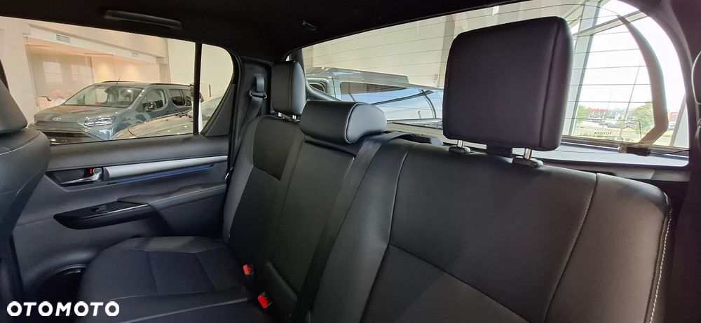 Toyota Hilux 2.8 D-4D mHEV Double Cab Invincible 4x4 - 9