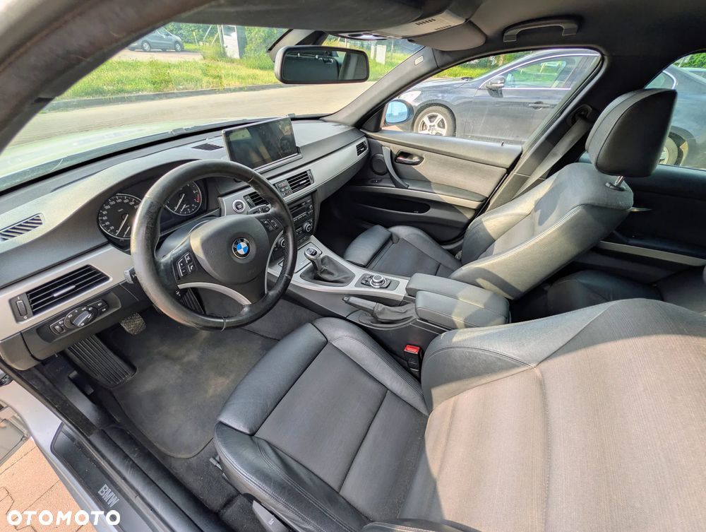 BMW Seria 3 318i - 10