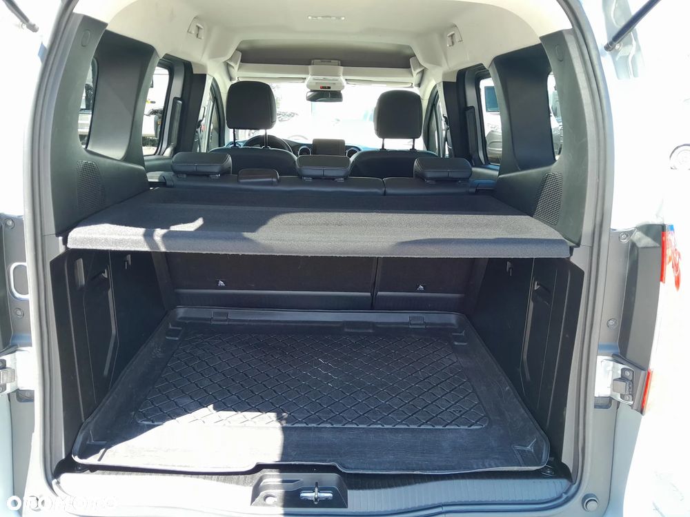 Mercedes-Benz Klasa T 180 d - 16