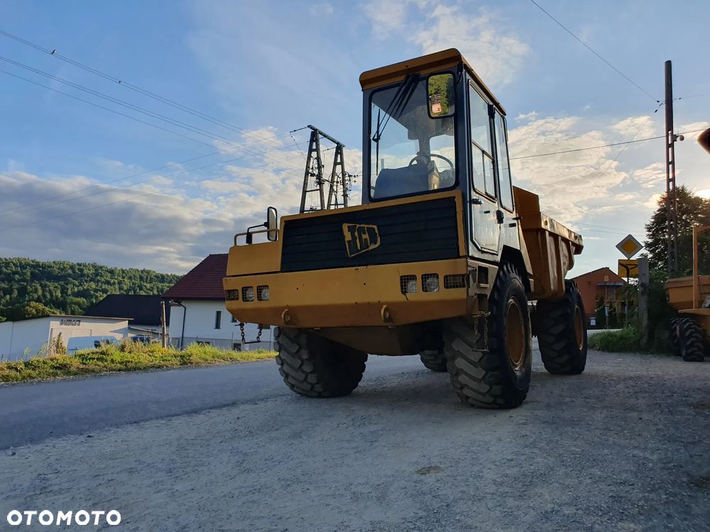 JCB - 4