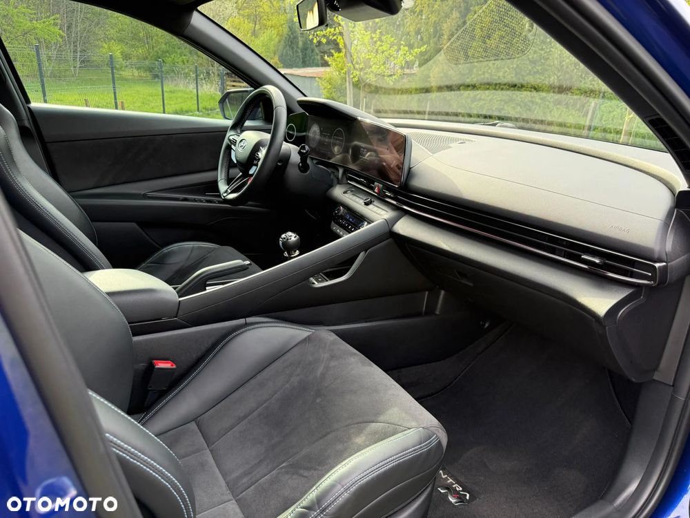 Hyundai Elantra - 17
