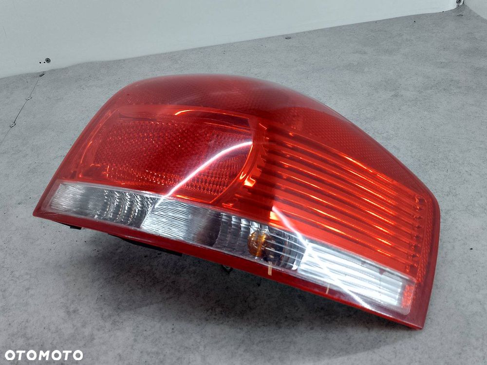 LAMPA TYLNA PRAWA AUDI A3 8P/8PA/8P7 8P0945096 HATCHBACK - 4