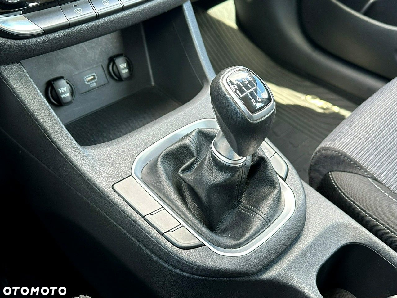 Hyundai i30 1.5 DPI Classic + - 25