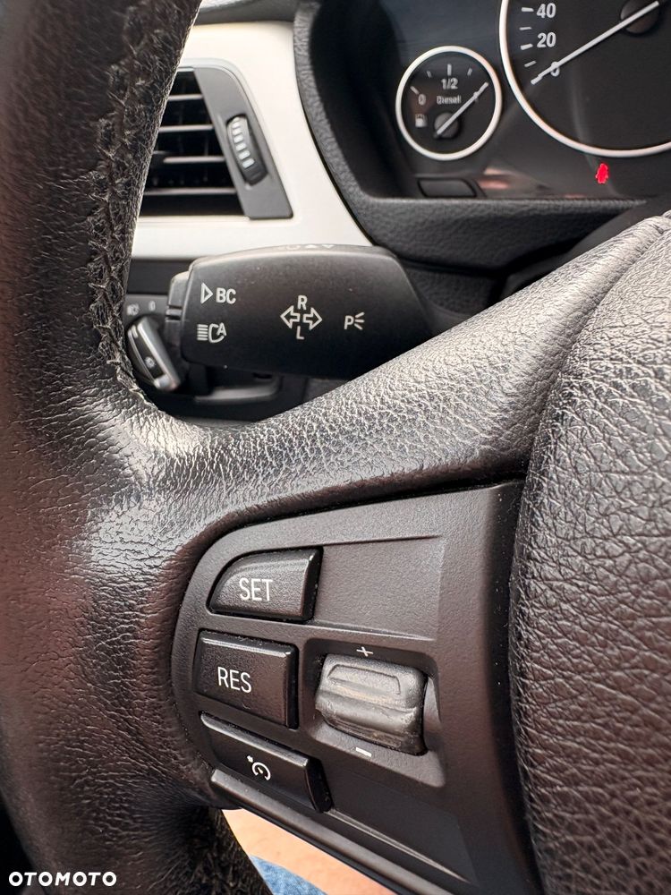 BMW Seria 3 320d - 25