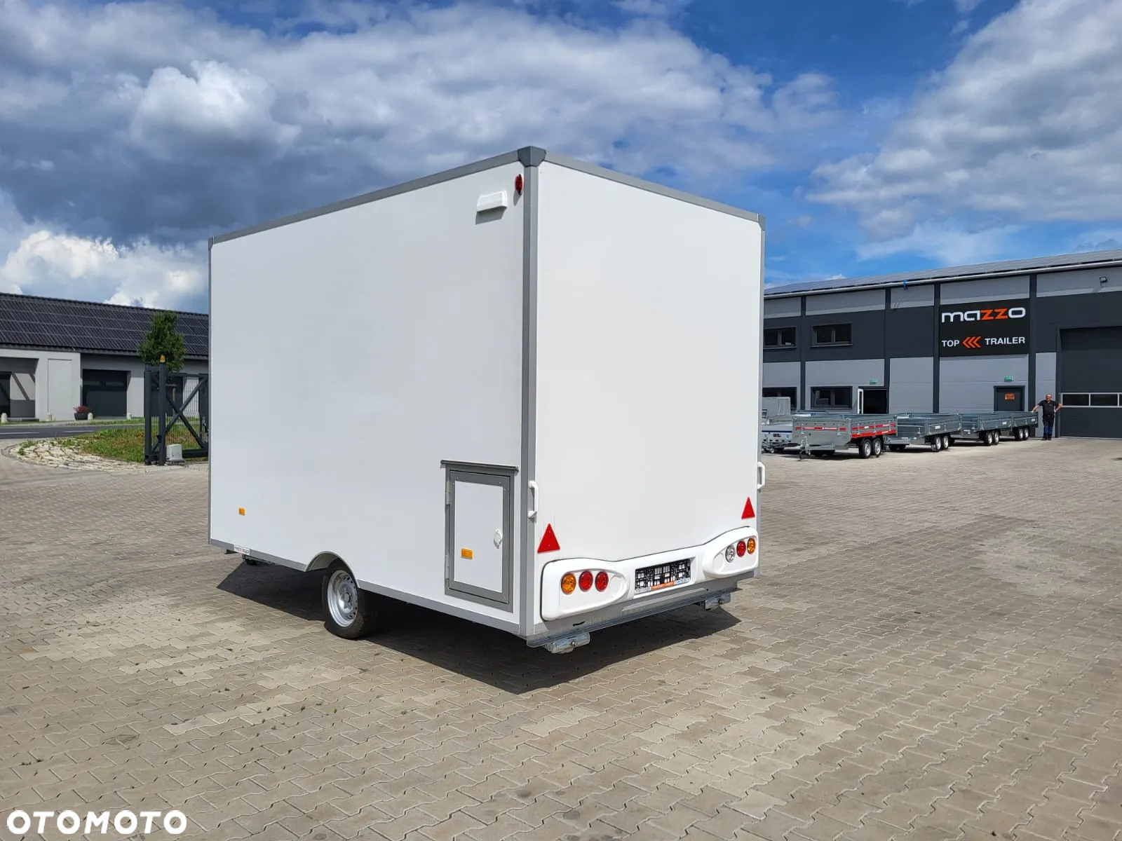 Niewiadów DOSTAWA 360x203x230! Przyczepa HANDLOWA Gastronomiczna dwuosiowa H13361H Ściany z LAMINATU! Jedno okno Koła 13C! - 6