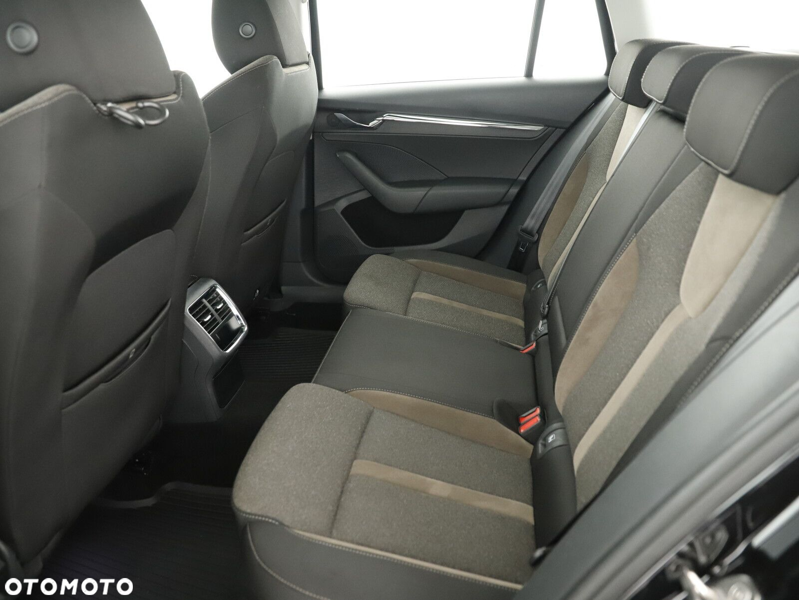 Skoda Octavia 2.0 TDI 4x4 Scout DSG - 10